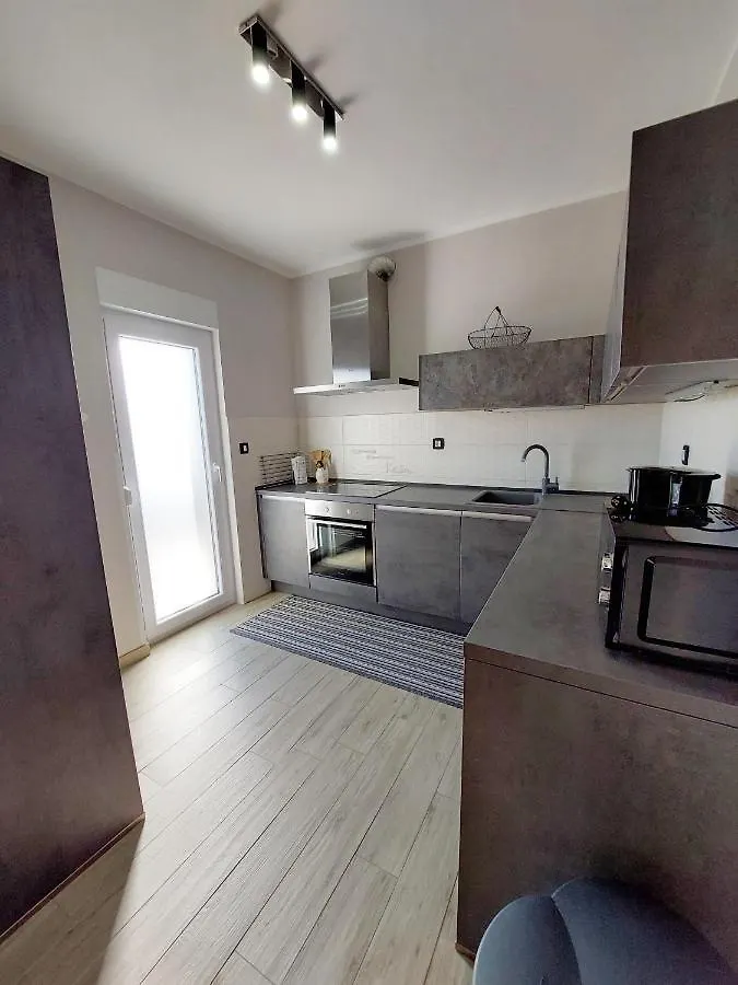 Family Apartment Cathy Galižana Kroatien