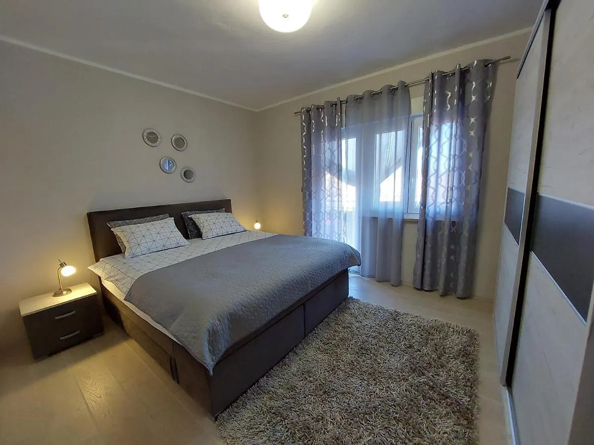 Family Apartment Cathy Galižana